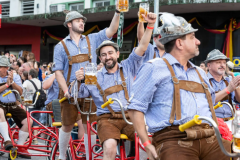 OKTOBERFEST EM BLUMENAU, BALNEÁRIO CAMBORIU E BRUSQUE  NO FERIADO DO DIA DAS CRIANÇAS 